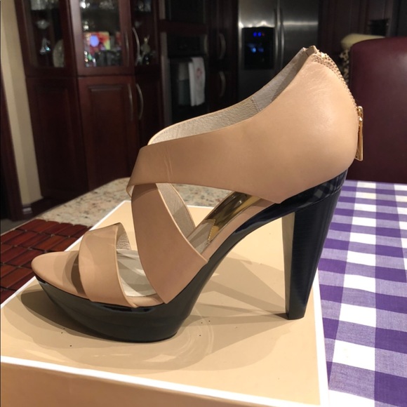 Michael kors heels - Picture 3 of 5